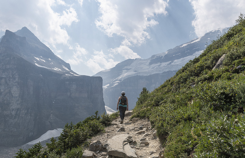 Best hikes glacier outlet national park canada