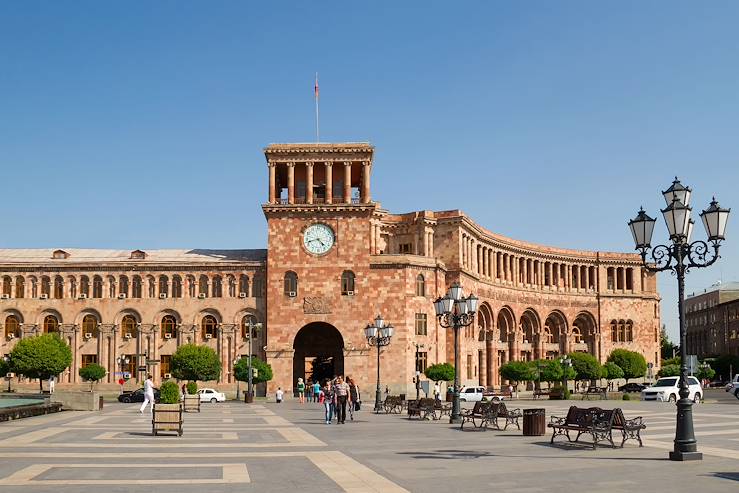 Republic Square - Yerevan -  Armenia © evaliz/Fotolia