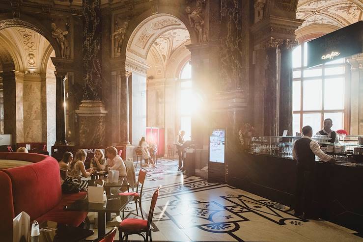 Café - Vienna - Austria © Fabian Weiss/LAIF-REA