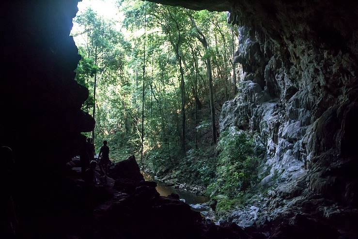 Actun Tunichil Muknal - Belize © Kara Grubis/Getty Images/iStockphoto