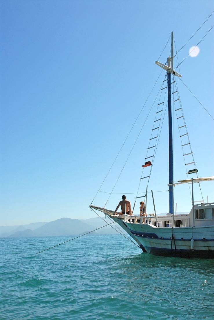 Cruising in Paraty - Brazil © Pousada Picinguaba