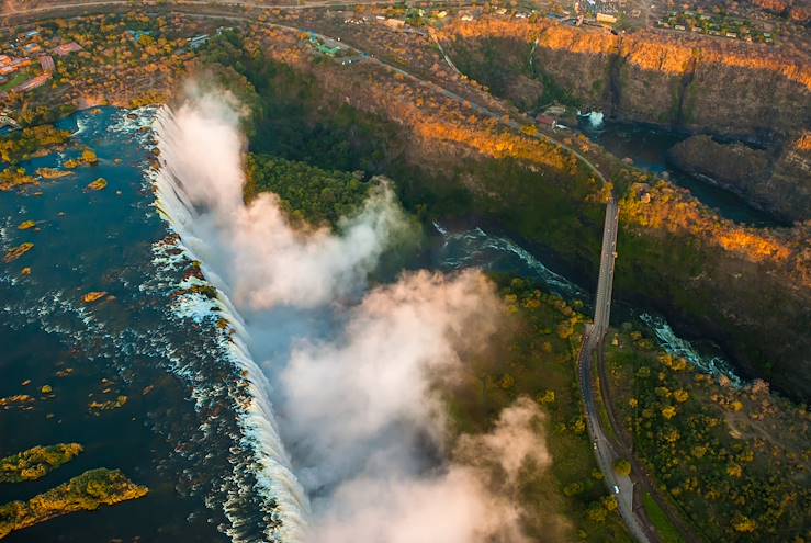 Victoria Falls - Zimbabwe © Eric Schmiedl/edan/Fotolia