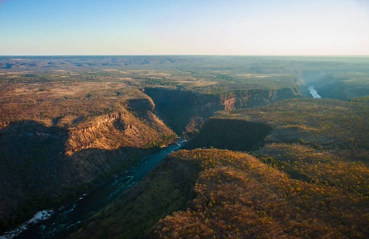 Zambezi River - Zimbabwe © Eric Schmiedl/edan/Fotolia