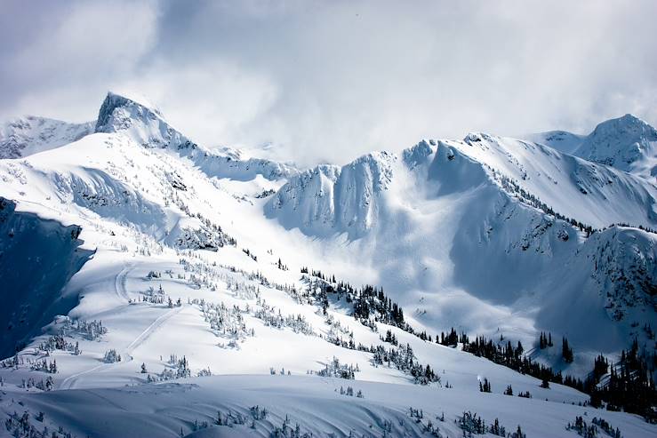 Mountains under snow - British Columbia - Canada © Droits reservés