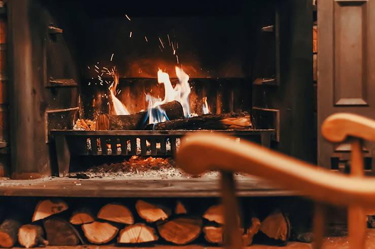 Fireplace © dragana991/iStock/Getty Images Plus