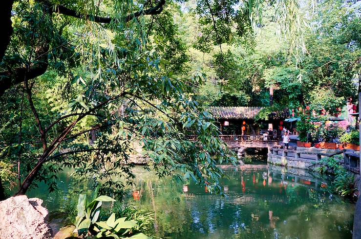 Garden and pond - China © Droits reservés