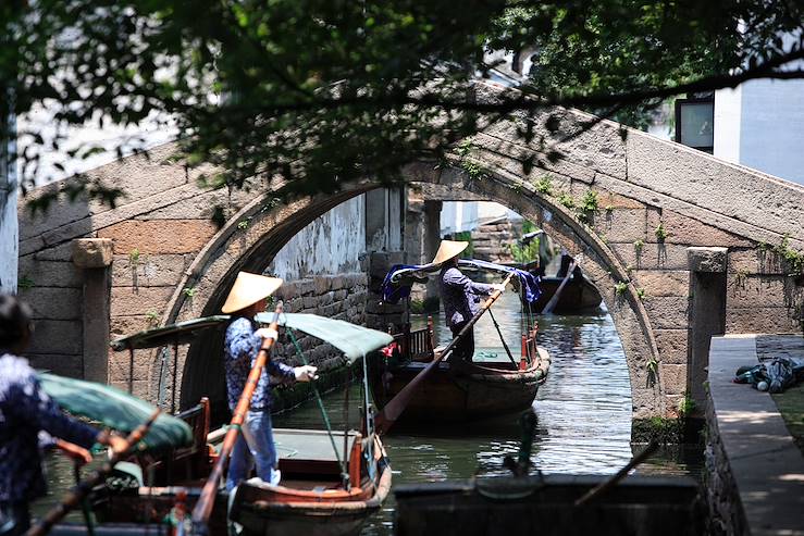 Bridge and small boat - Jiangsu Province - China © Droits reservés