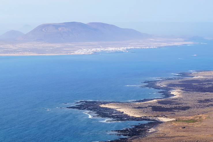 Caleta de Famara - Lanzarote - Canaries - Espagne © Karol Kozlowski/Getty Images/iStockphoto