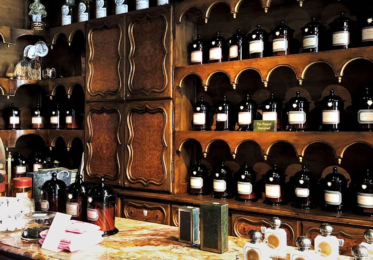 Apothecary - France © Droits reservés