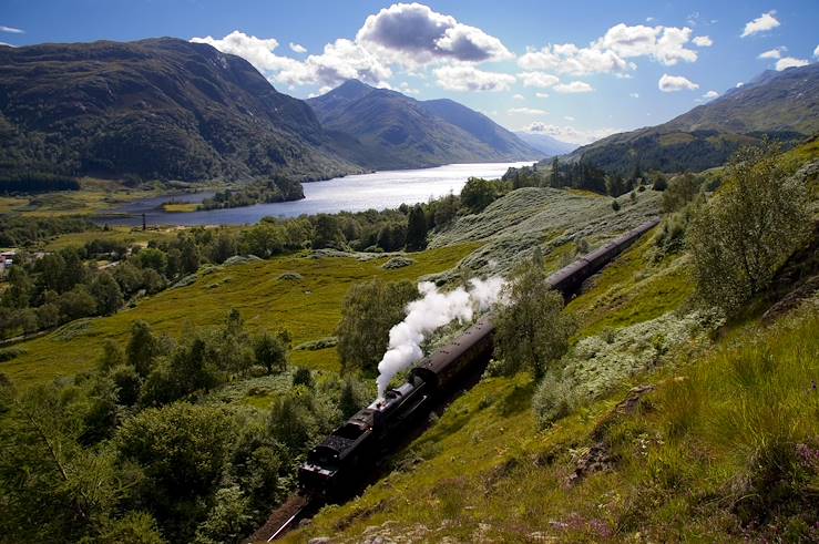 Glenfinnan - Highlands - Scotland © simonwhitehurst / Fotolia.com