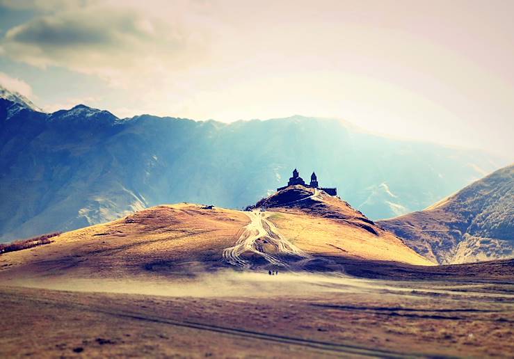 Stepantsminda - Mtskheta-Mtianeti - Georgia © lauraelise1301/Fotolia