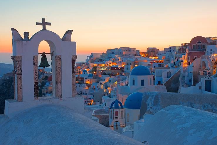 Oia - Santorin - Cyclades - Greece © elxeneize/fotolia.com