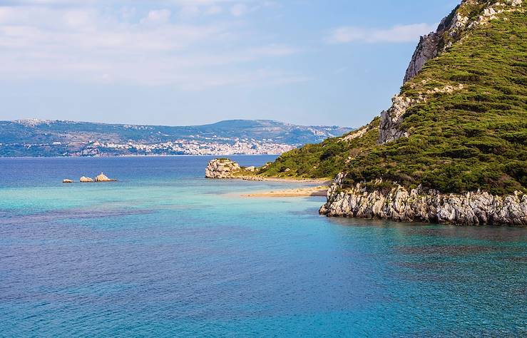 Sea and cliffs - Greece © Droits reservés