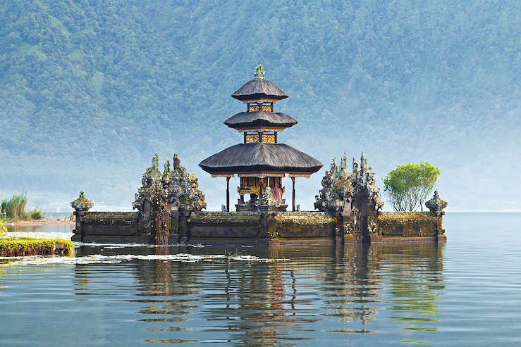 Temple Ulun Danu Bratan - Bedugul - Bali - Indonesia © Andrey Khrobostov / Fotolia