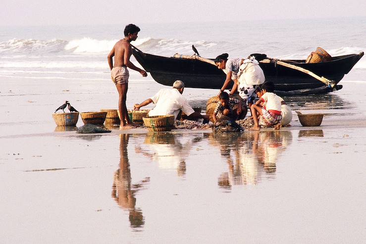 Fishermen in Goa - India © Diorgi / Fotolia