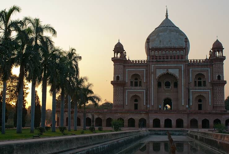 Tomb of Safdar Jang - Delhi - India © Mivr / Fotolia