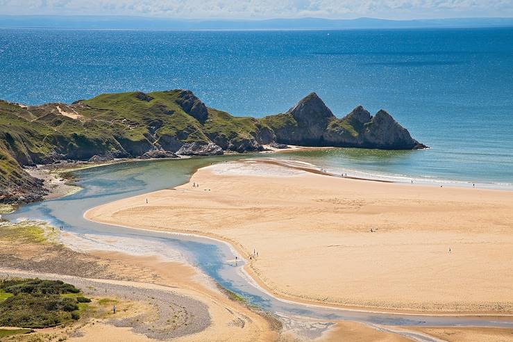 Three Cliffs Bay - Gower Peninsula - Wales © Visit Wales