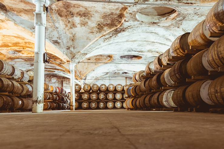 Wine cellar - Ireland - United Kingdom © Tommy Lee Walker/stock.adobe.com