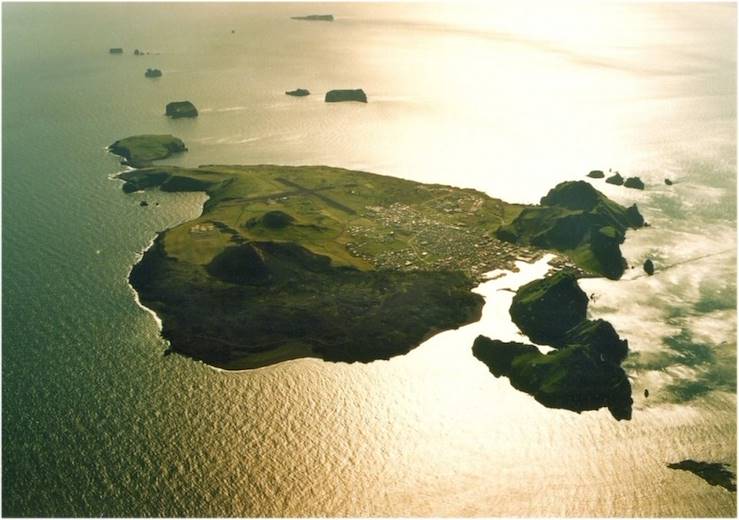 Vestmannaeyjar - Iceland © Visit South Iceland