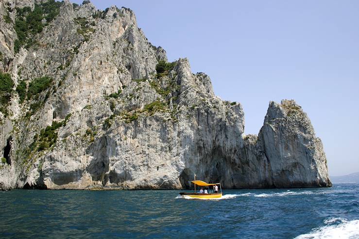 Sea and cliffs - Italy © Droits reservés