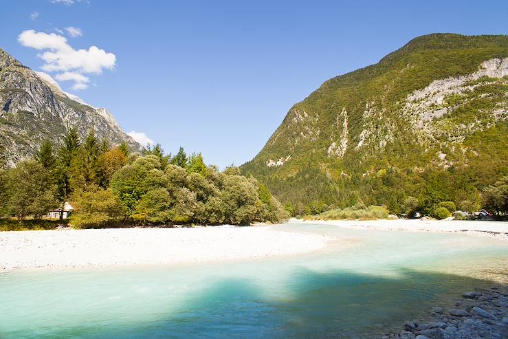 River and mountains - Slovenia © Bepsimages/Getty Images/iStockphoto