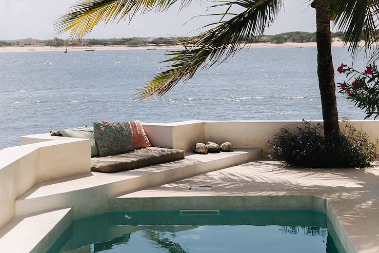 Swimming pool near the sea - Kenya © Droits reservés