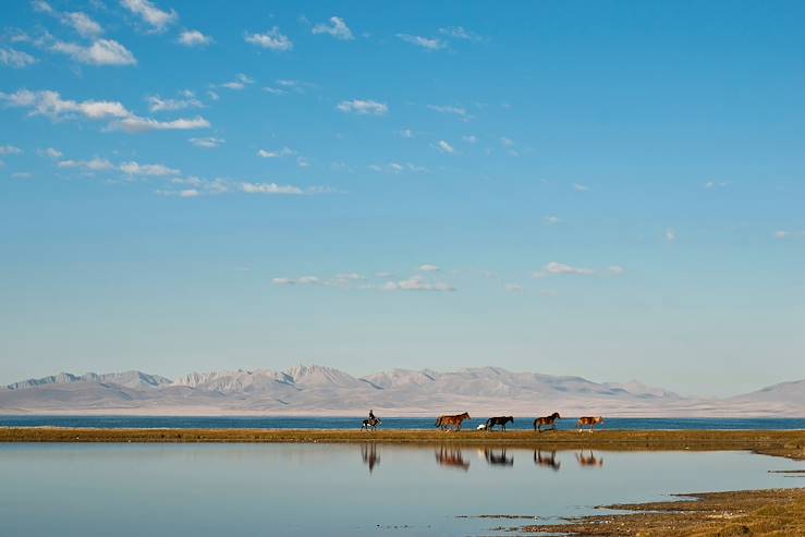 Horse riding in Kyrgyzstan © Droits reservés