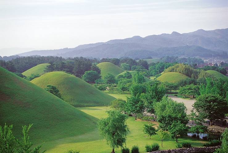 Daereungwon - Gyeongju - South Korea © Korea Tourisme Organization OT