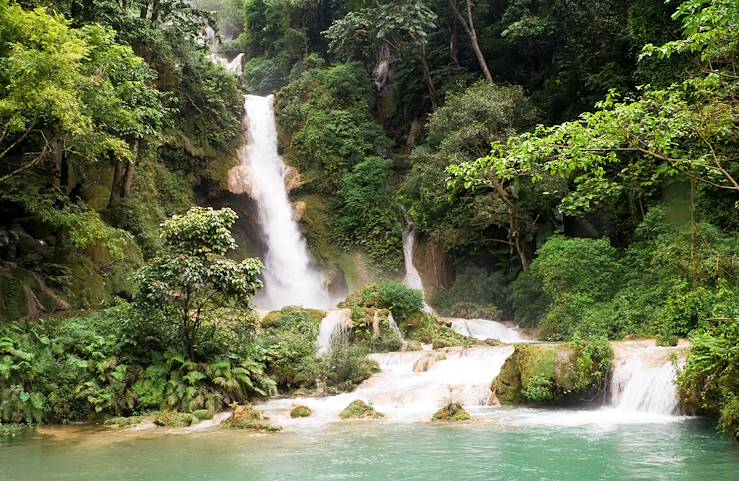 Waterfall Kuang Si - Laos © Yoav Peled/Istock