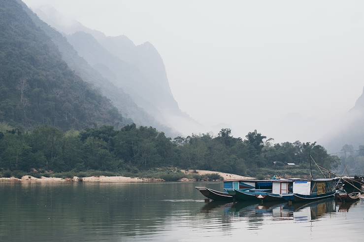 River and boats in Laos © Droits reservés