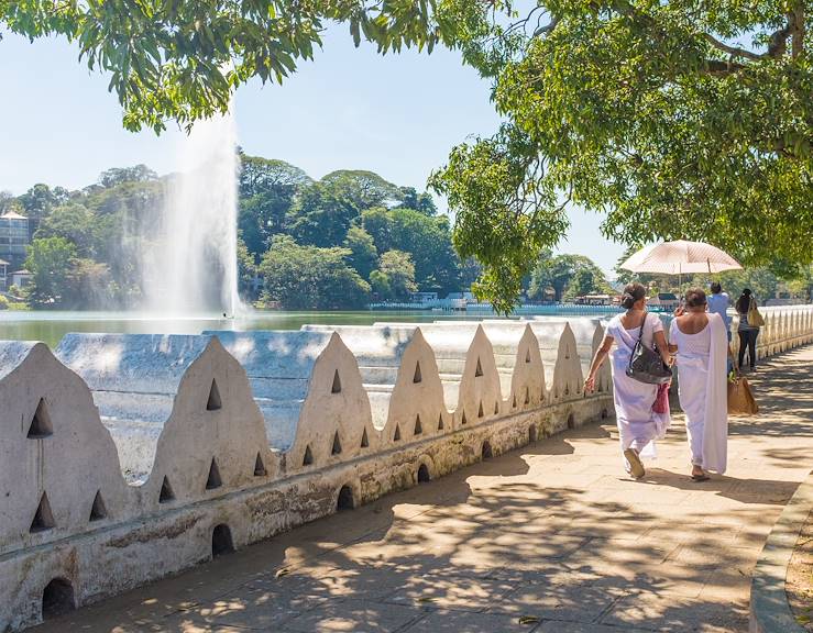 Kandy Lake - Sri Lanka © Charlotte/stock.adobe.com