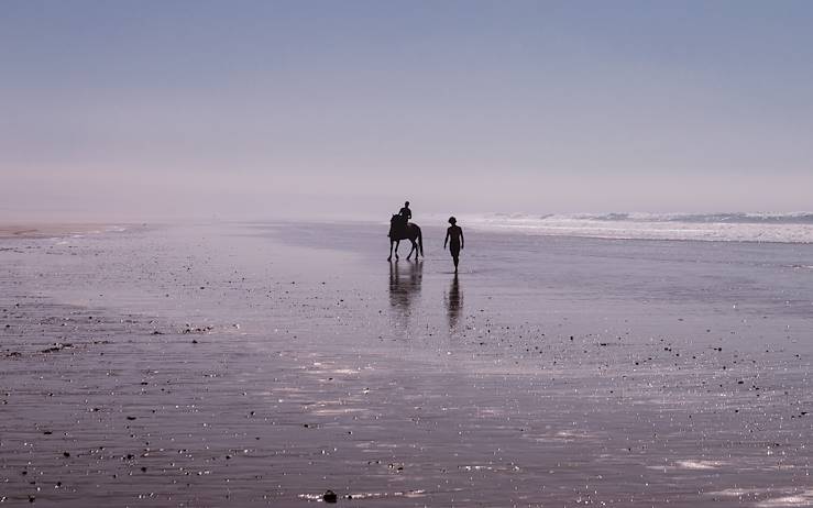 Horse riding on the beach - Morocco © Droits reservés