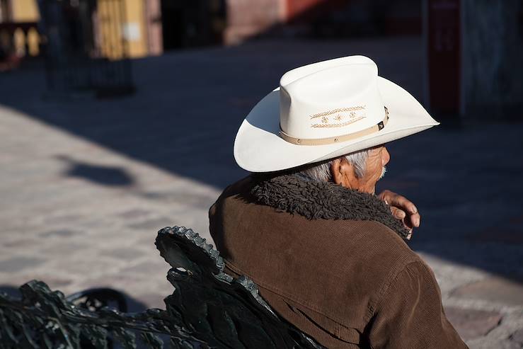 Old man on a bench - Mexico © Droits reservés