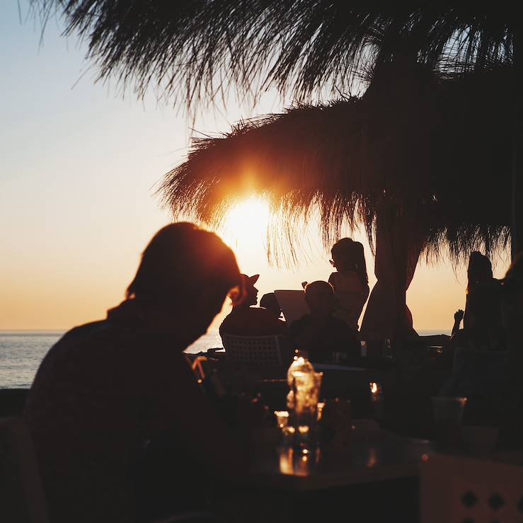 Having a drink on the beach - Malta © Droits reservés