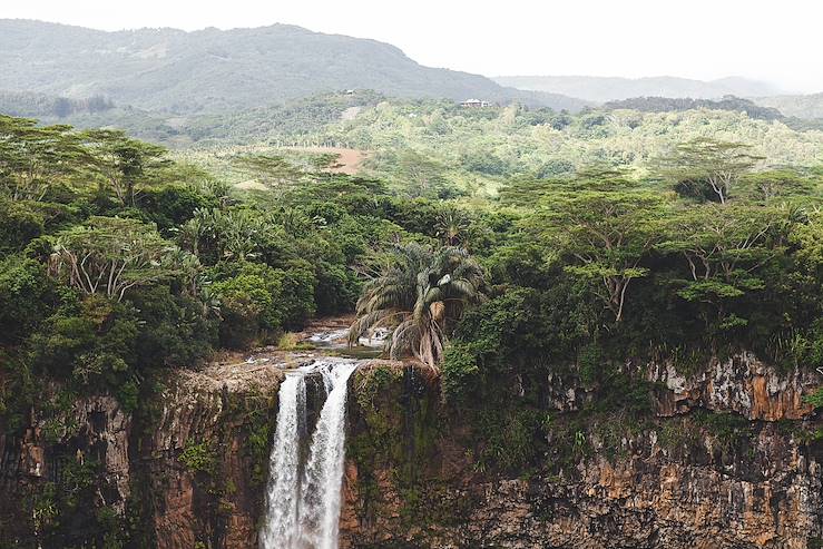 Waterfall in Mauritius © Artem/stock.adobe.com