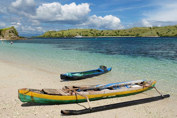 Pirogue on the sea - Indonesia © Droits reservés