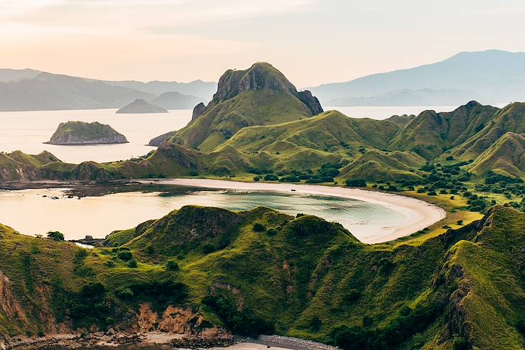 Islands and sea - Indonesia © Don Chansiriwong/stock.adobe.com