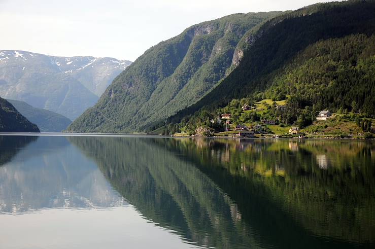 Ulvik - Norway © davidyoung11111/Fotolia