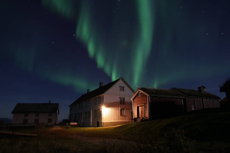 Northen Lights at Bodoe - Lofoten - Norway © Roger Johansen/nordnorge.com