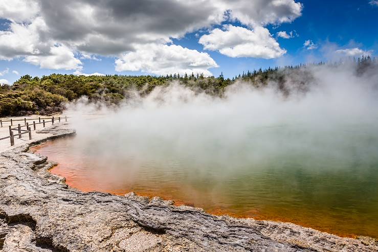 Waiotapu geothermal area - North Island - New Zealand © Mariusz Prusaczyk/Fotolia