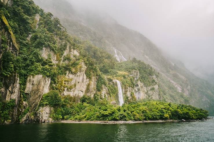 Waterfall - New Zealand © Droits reservés