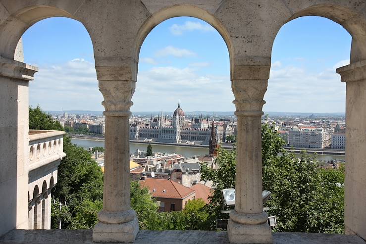 Fisherman's Bastion - Budapest - Hungary © Vladimir Mucibabic / Fotolia.com