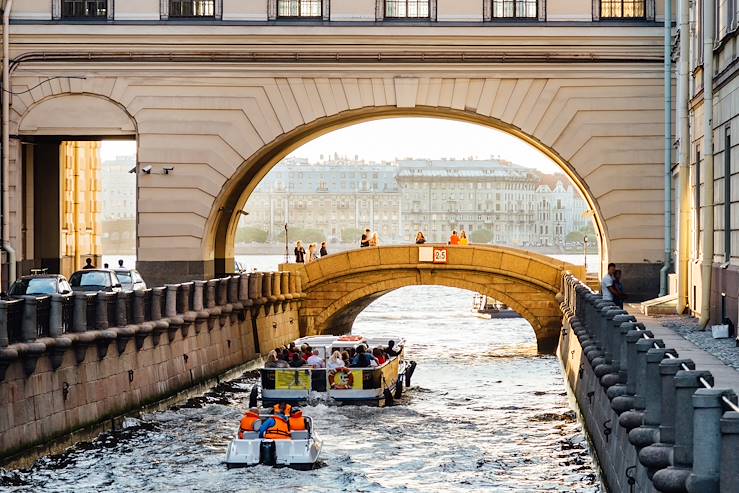 Winter canal in Saint Petersburg - Russia © stasknop/stock.adobe.com