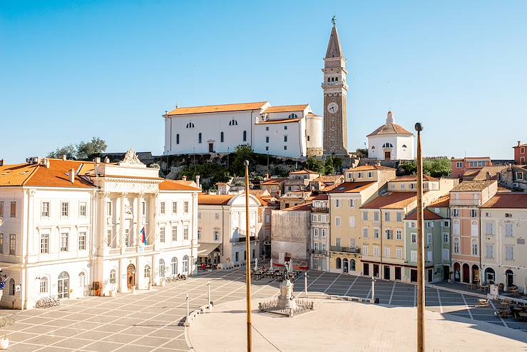 Tartini Square - Piran - Slovenia © Ross and Helen/stock.adobe.com