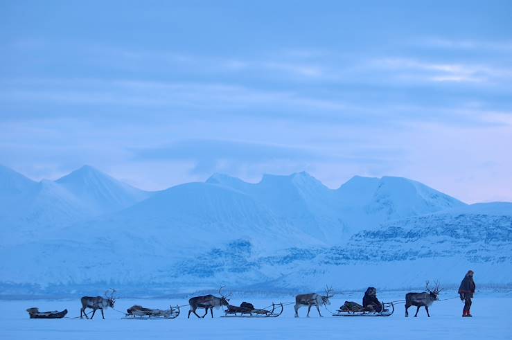 Riding reindeers - Lapland - Sweden © Droits reservés