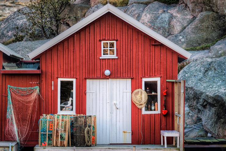 Sweden fisherman's hut © RolfSt/Getty Images/iStockphoto