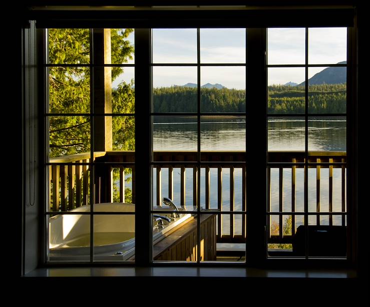 Ucluelet - Canada © Water's Edge Shoreside Suites