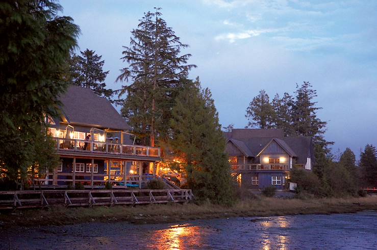 Ucluelet - Canada © Water's Edge Shoreside Suites