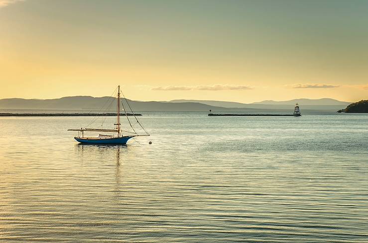 Burlington - Vermont - United States © alpegor/Fotolia