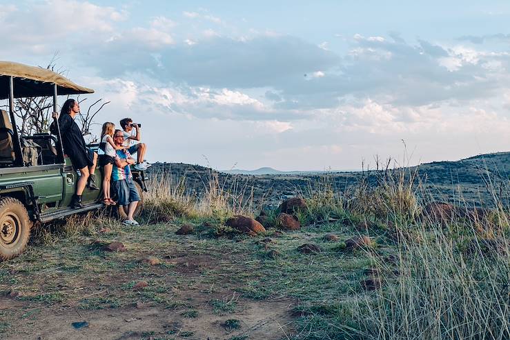 Family on safari - South Africa © Olivier Romano